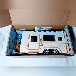Bluey Caravan Adventure Playset with Jean Luc Figure